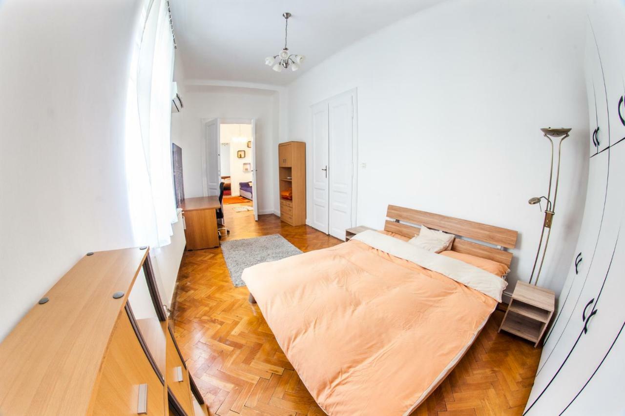 Inner City Apartment Debrecen Extérieur photo
